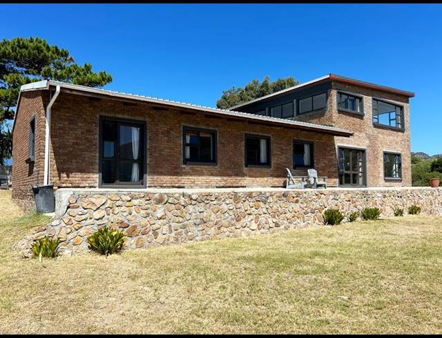 5 BEDROOM HOUSE FOR SALE IN CAPRI